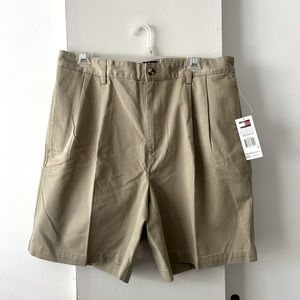 Tommy Hilfiger beige men’s shorts, size 34